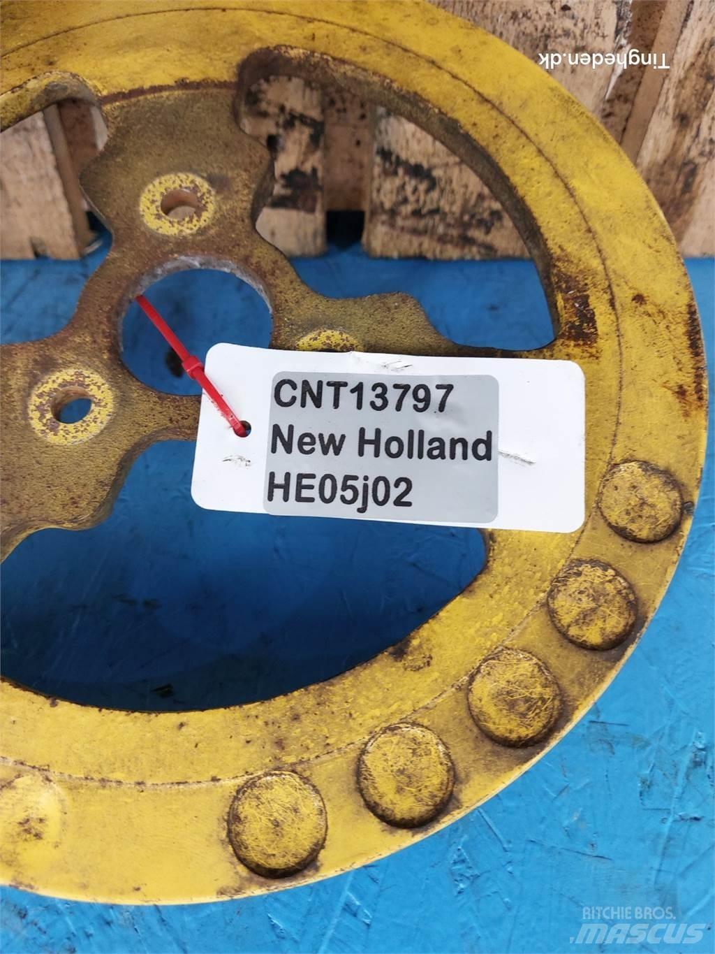 New Holland TX63 ماكينات زراعية أخرى