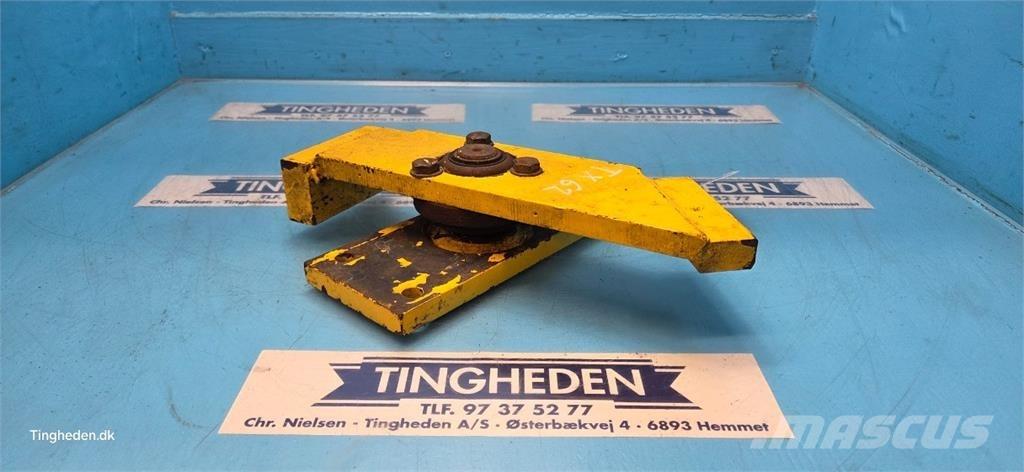 New Holland TX63 معدات نشر الرمال والملح