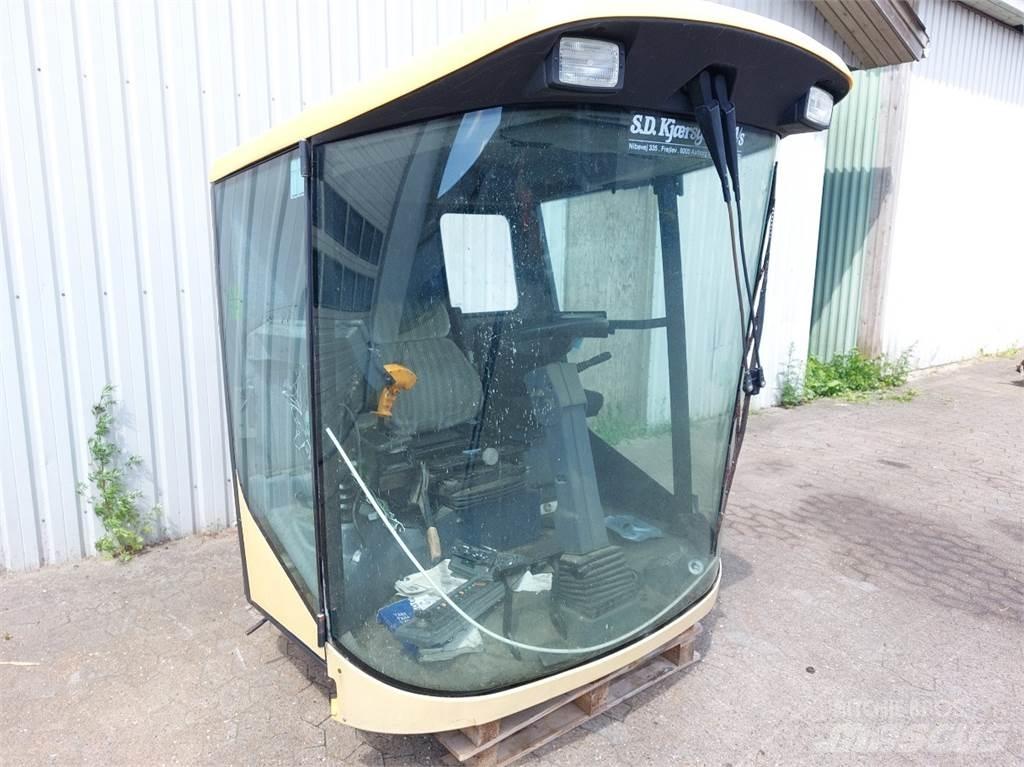 New Holland TX65 كابينة والداخلية