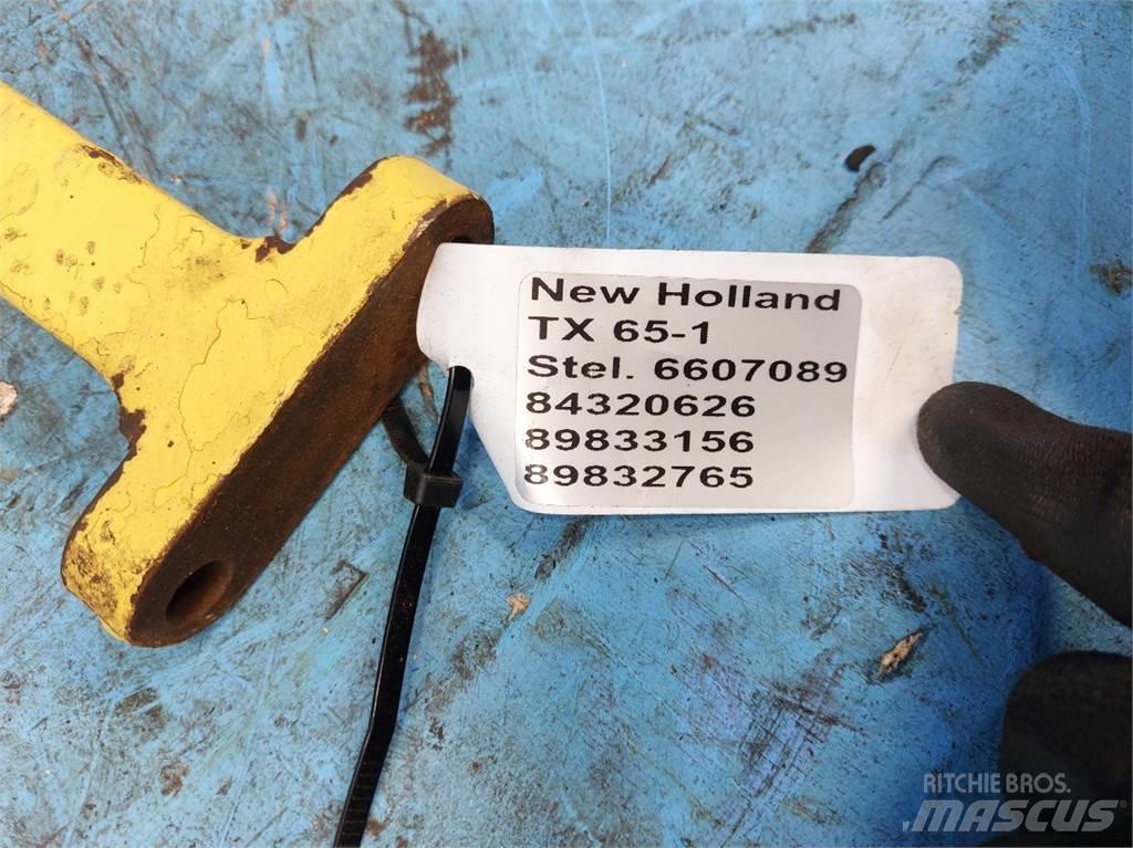 New Holland TX65 معدات نشر الرمال والملح