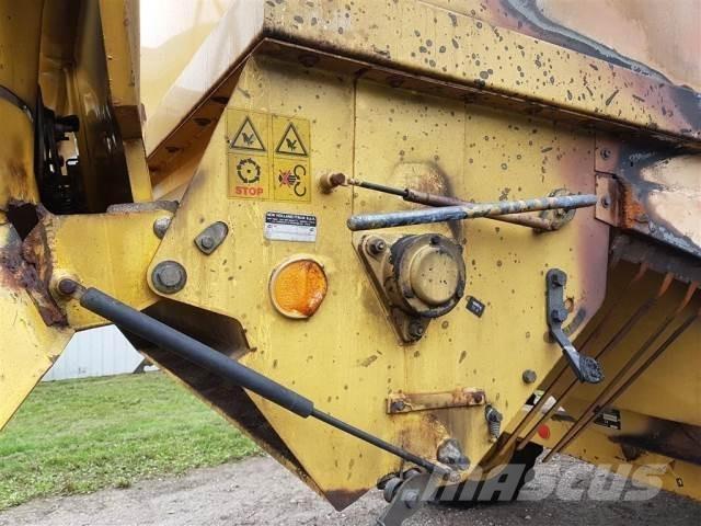 New Holland TX68 حصادات
