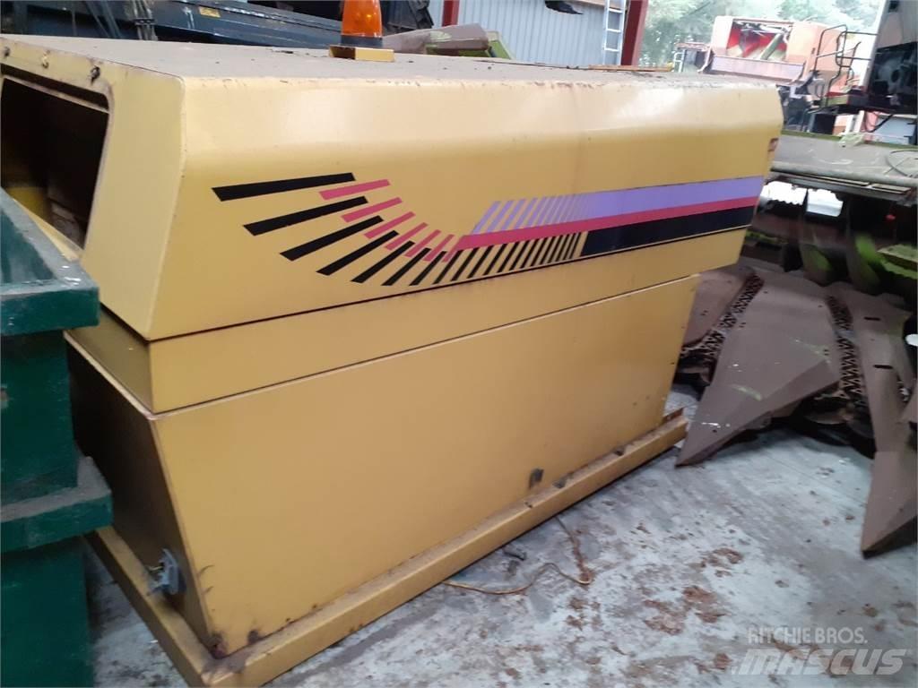 New Holland TX68 ماكينات زراعية أخرى