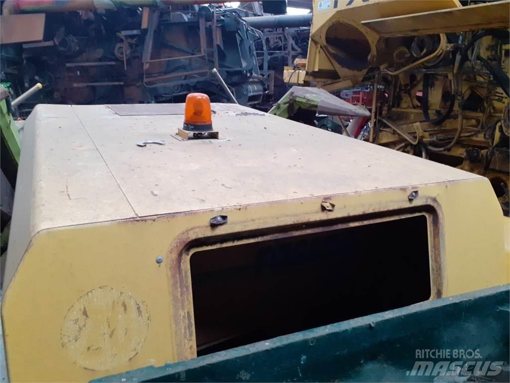 New Holland TX68 ماكينات زراعية أخرى