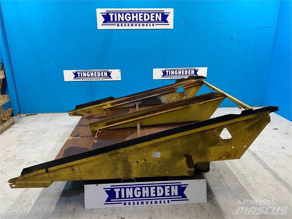 New Holland TX68 معدات نشر الرمال والملح