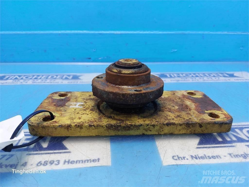 New Holland TX68 معدات نشر الرمال والملح