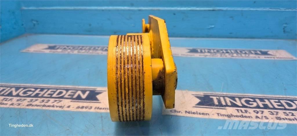 New Holland TX68 معدات نشر الرمال والملح
