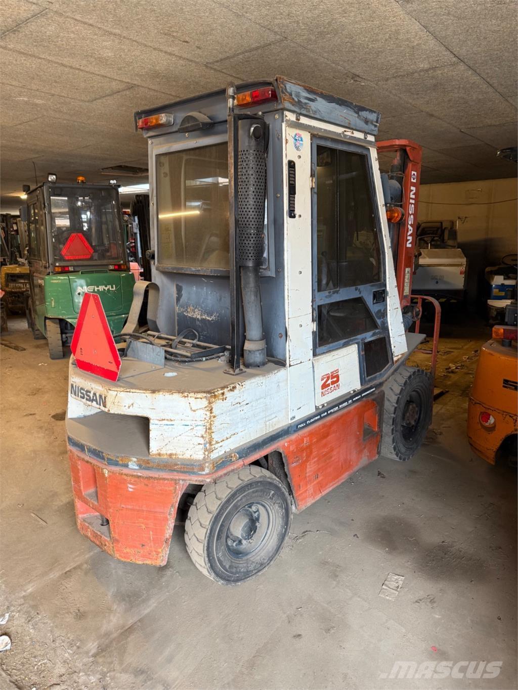 Nissan FG25 شاحنات LPG