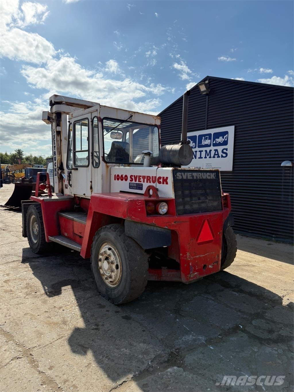 Svetruck 10-60 شاحنات الديزل
