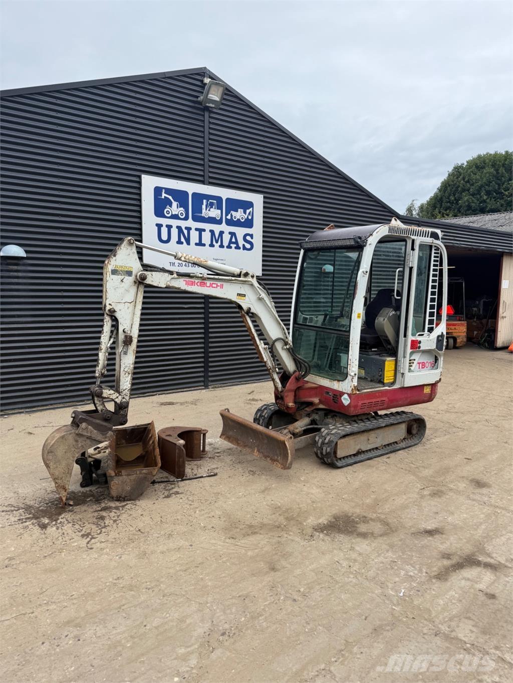 Takeuchi TB016 حفارات صغيرة أقل من 7 طن (حفارات صغيرة)
