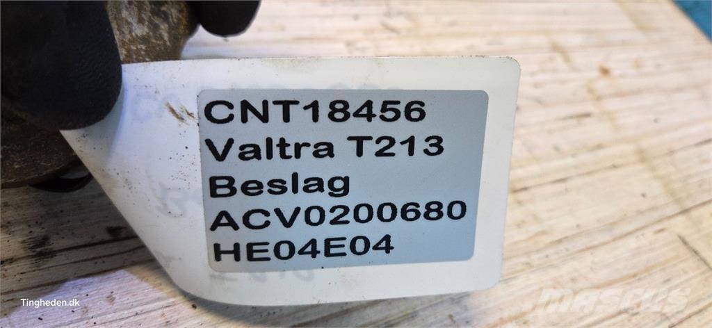 Valtra T213 ملحقات أخرى للجرارات