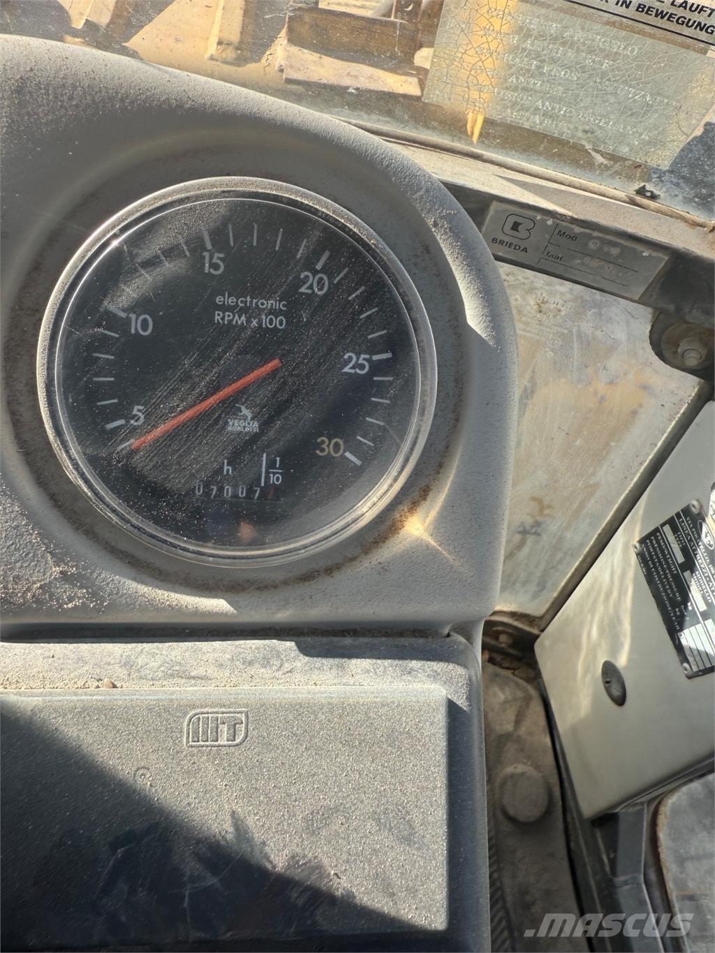 Venieri VF5-63 لوادر بعجل