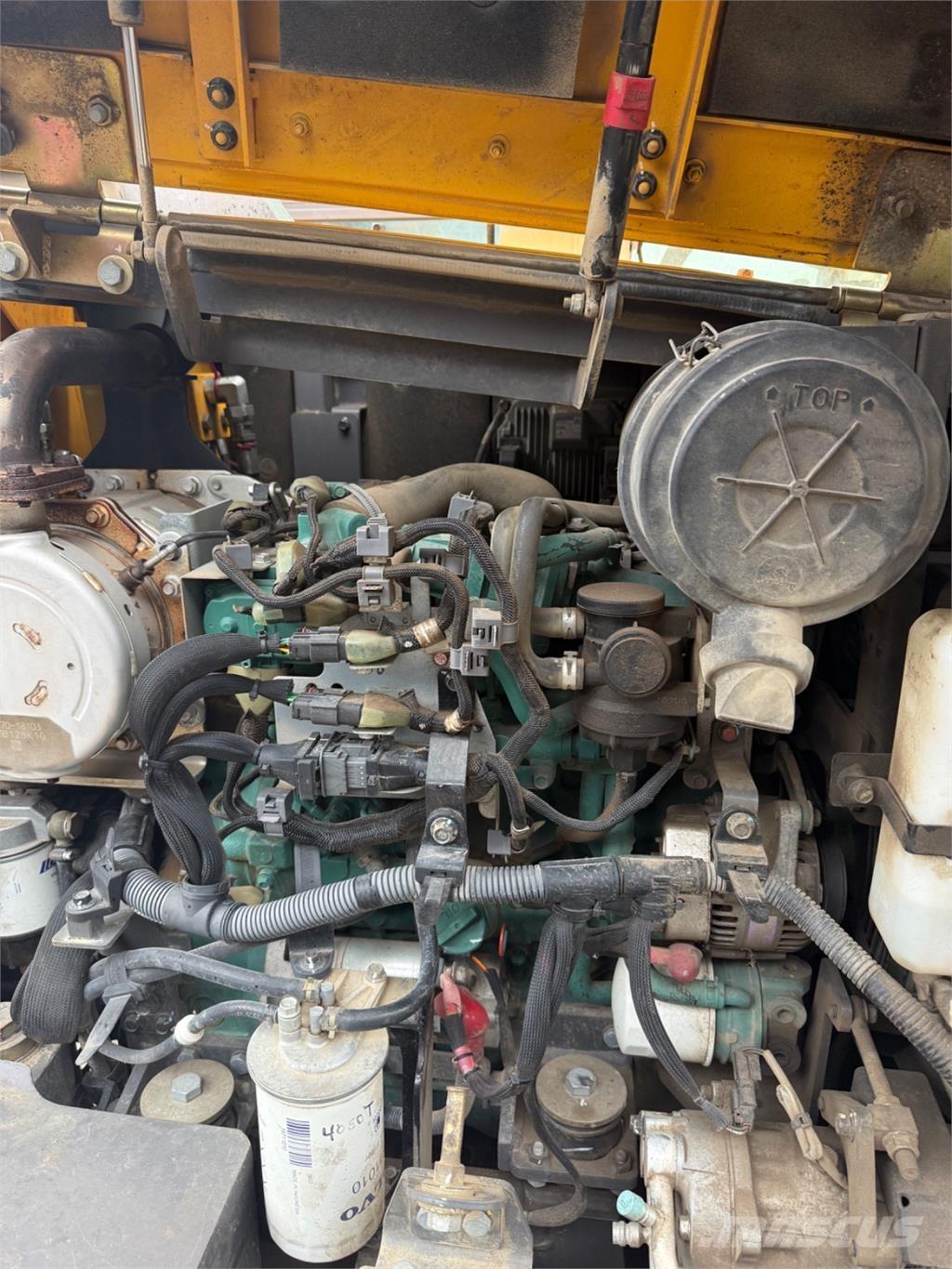 Volvo ECR88D حفارات زحافة