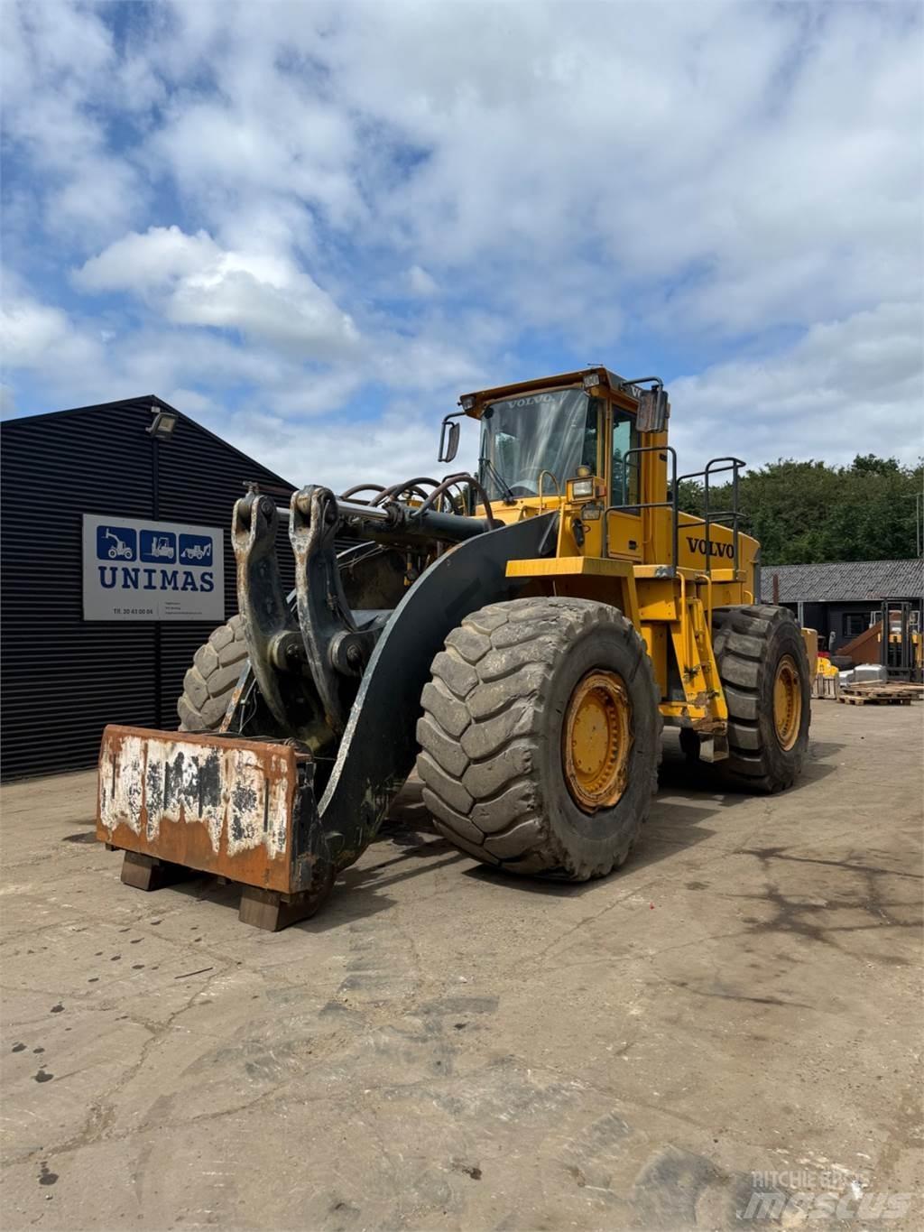 Volvo L330D لوادر بعجل