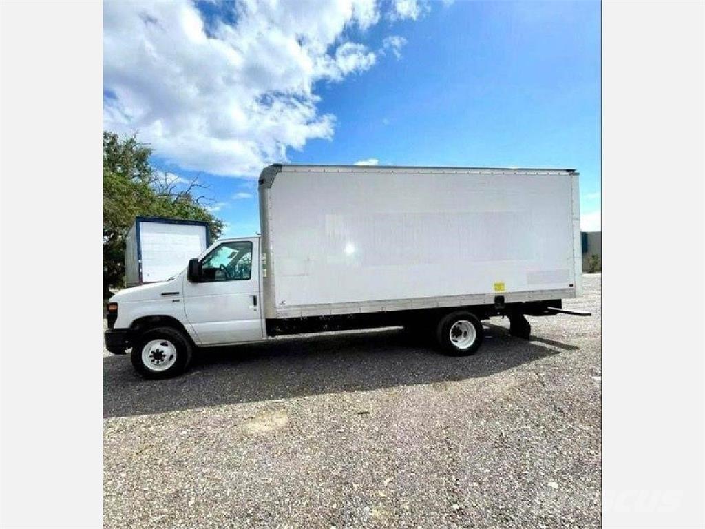 Ford E-350 شاحنات ذات هيكل صندوقي