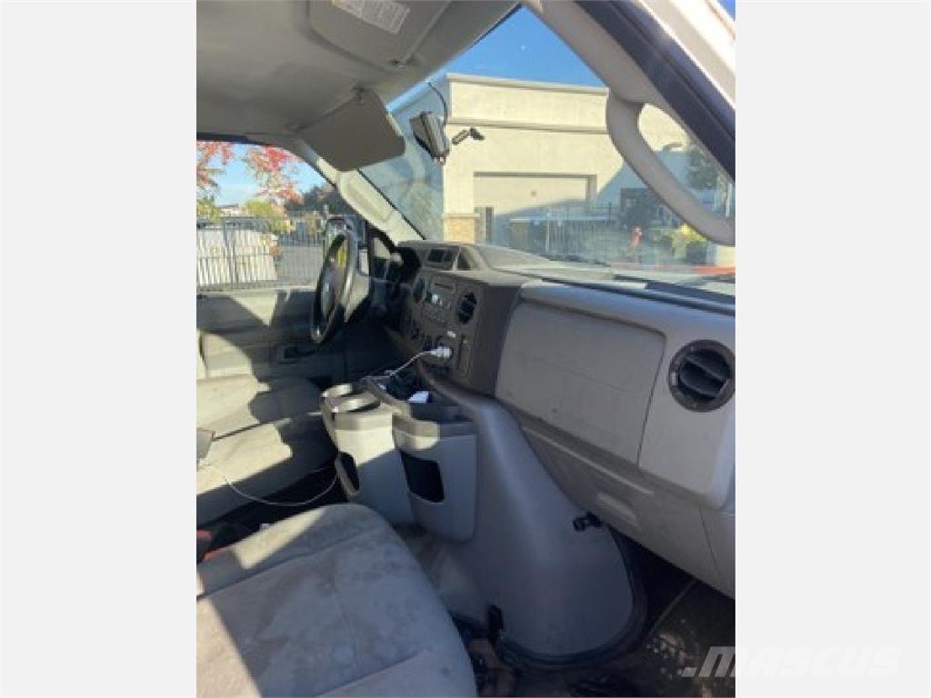 Ford E350 شاحنات ذات هيكل صندوقي