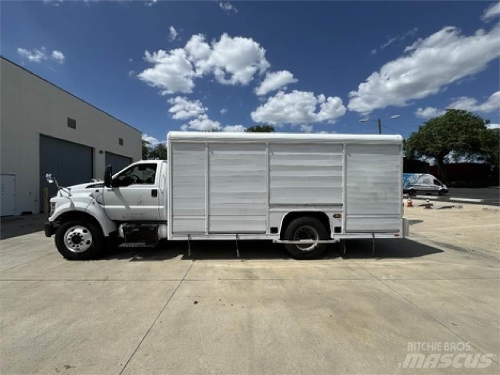 Ford F650 شاحنات نقل المشروبات