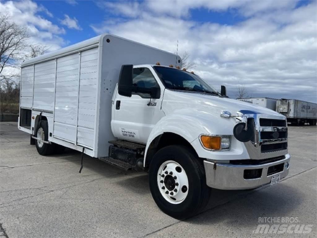 Ford F750 شاحنات نقل المشروبات