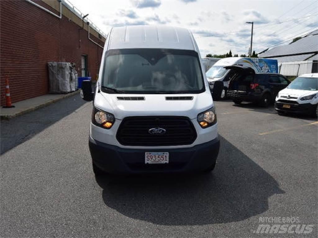 Ford TRANSIT شاحنة مقفلة