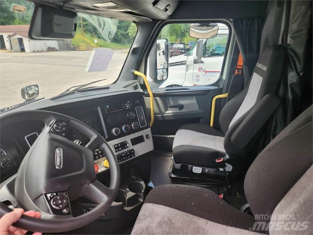 Freightliner 126 وحدات الجر