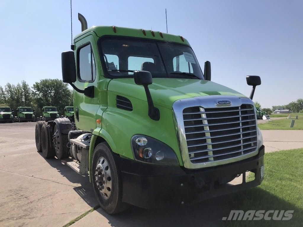 Freightliner CA113 وحدات الجر
