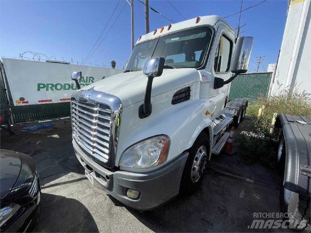 Freightliner CA113 وحدات الجر