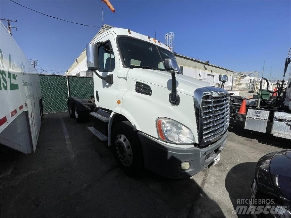 Freightliner CA113 وحدات الجر