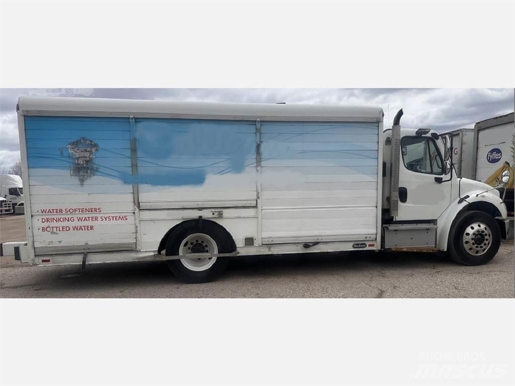 Freightliner M2 شاحنات نقل المشروبات