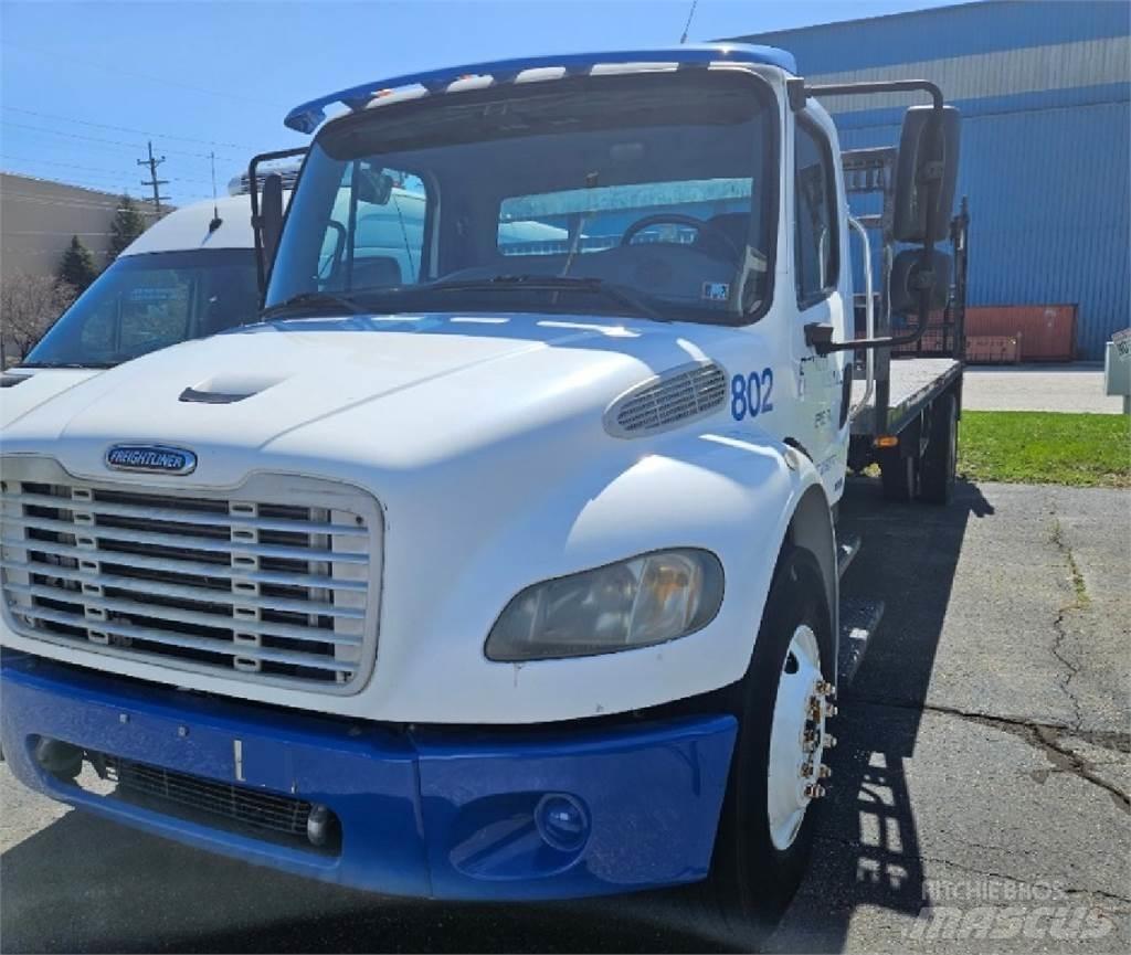 Freightliner M2 شاحنات مسطحة/مفصلية الجوانب