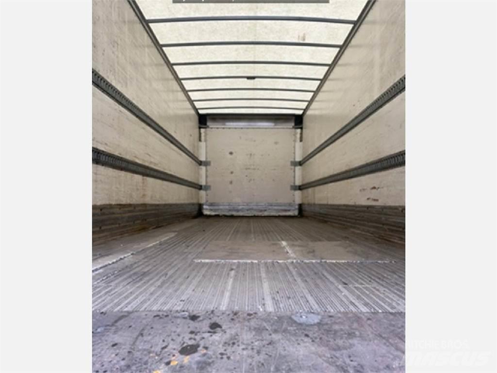 Freightliner M2 شاحنات ذات هيكل صندوقي