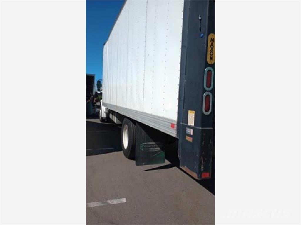 Freightliner M2 شاحنات ذات هيكل صندوقي