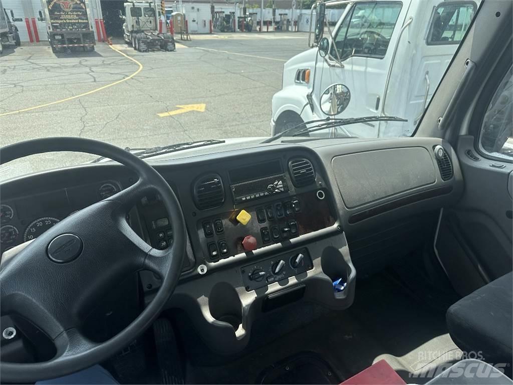 Freightliner M2 106 وحدات الجر