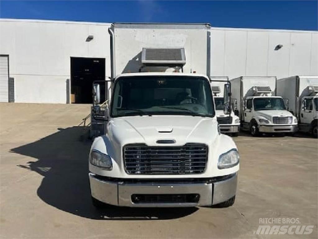 Freightliner M2-106 شاحنات ذات هيكل صندوقي