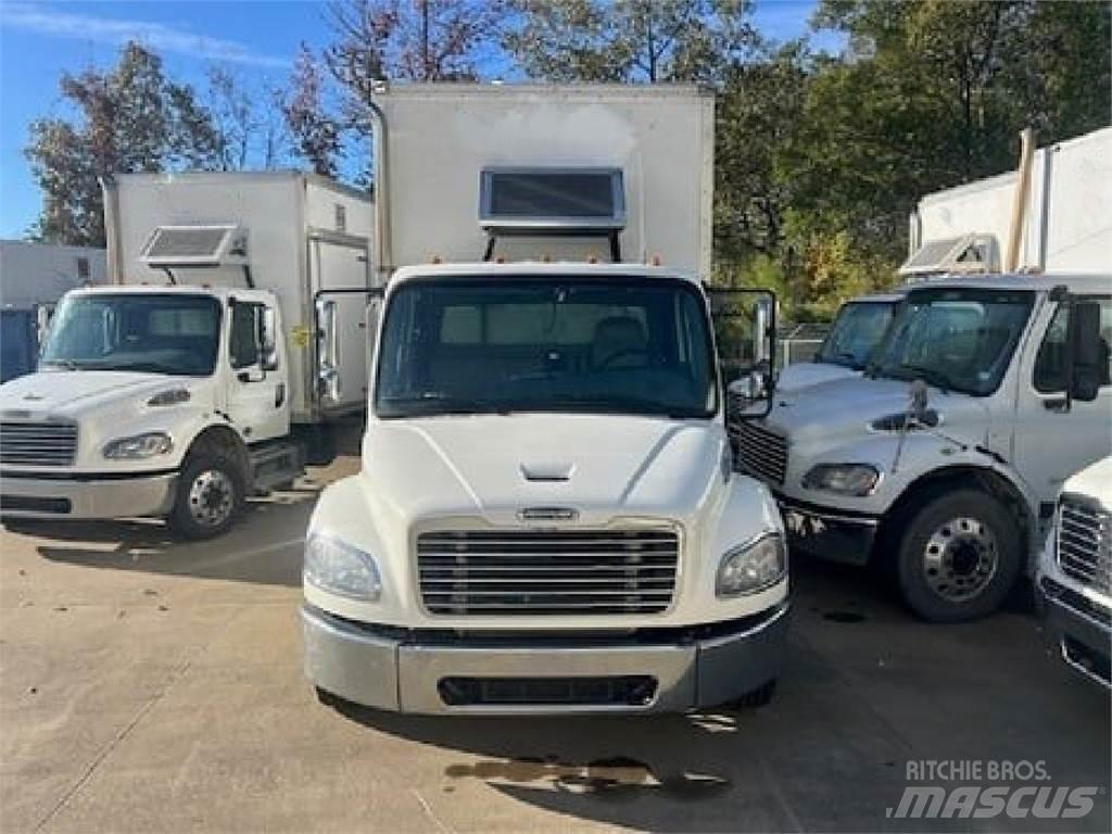 Freightliner M2-106 شاحنات ذات هيكل صندوقي
