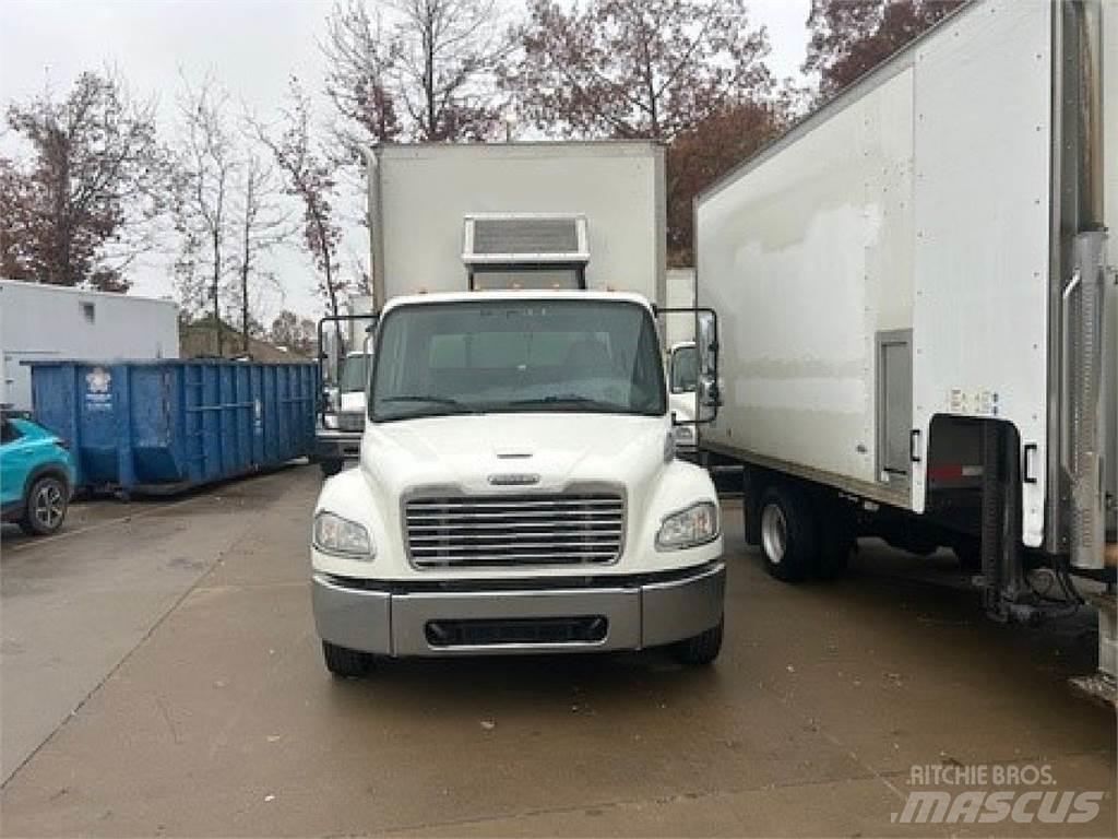 Freightliner M2-106 شاحنات ذات هيكل صندوقي