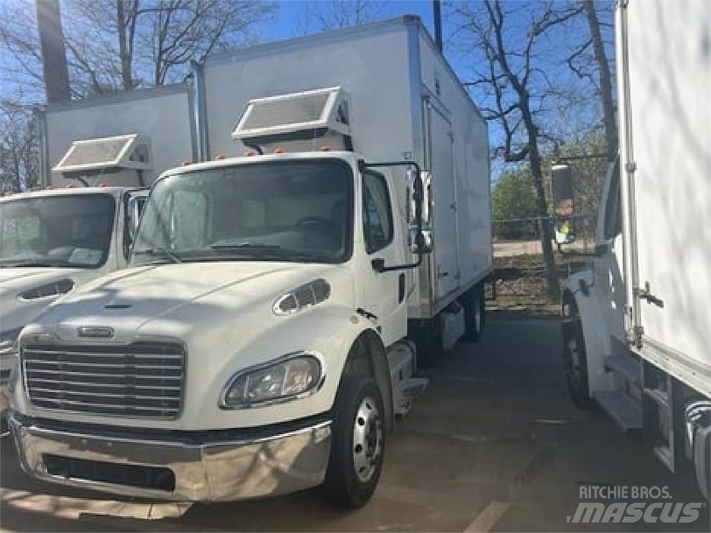 Freightliner M2-106 شاحنات ذات هيكل صندوقي