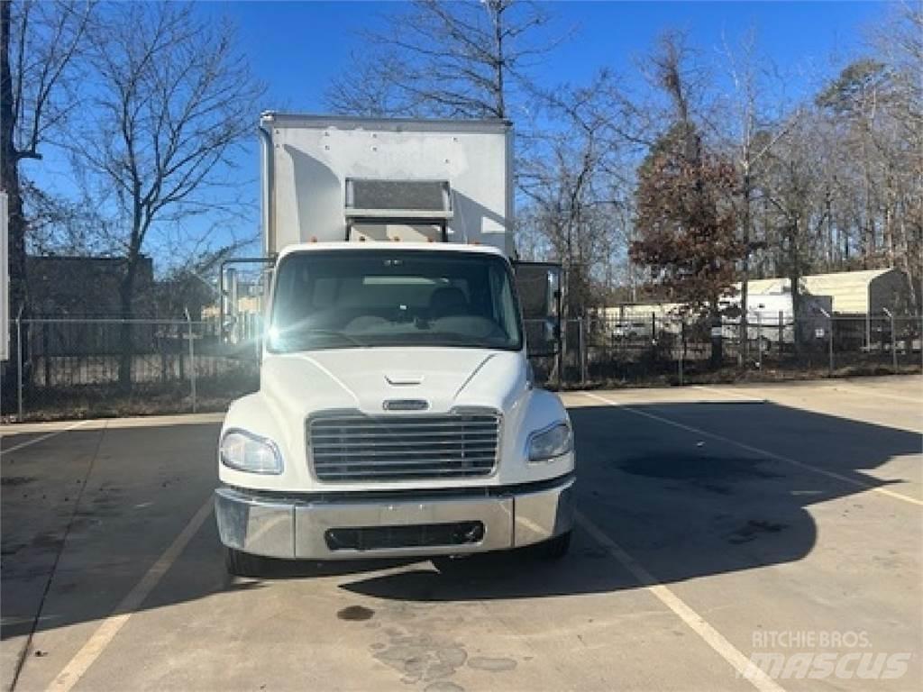 Freightliner M2-106 شاحنات ذات هيكل صندوقي