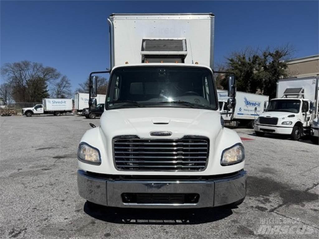 Freightliner M2-106 شاحنات ذات هيكل صندوقي