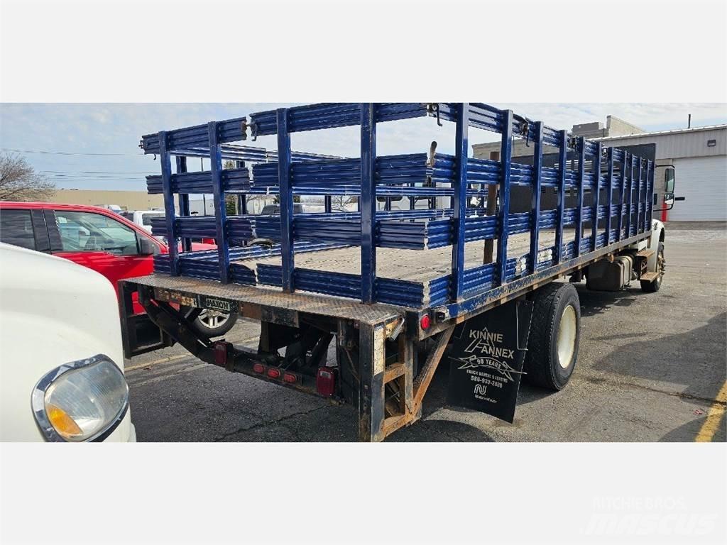 Freightliner M2 106 شاحنات مسطحة/مفصلية الجوانب