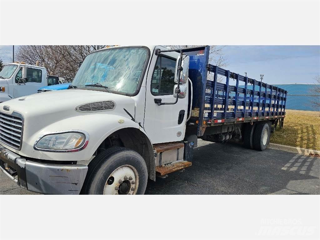 Freightliner M2 106 شاحنات مسطحة/مفصلية الجوانب