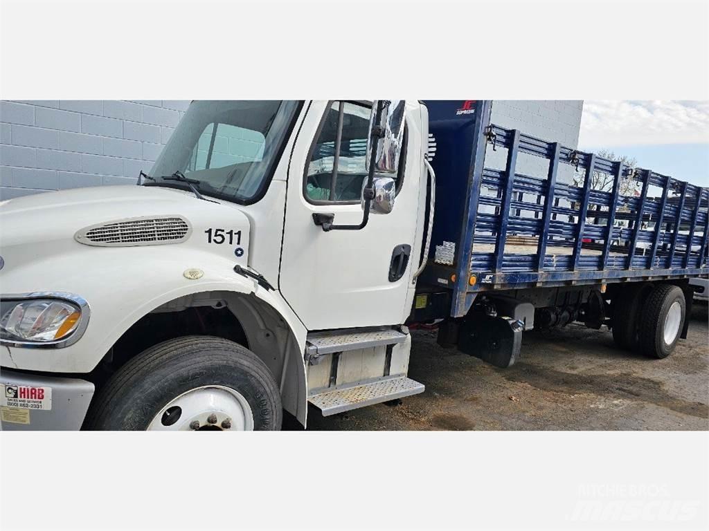 Freightliner M2 106 شاحنات مسطحة/مفصلية الجوانب