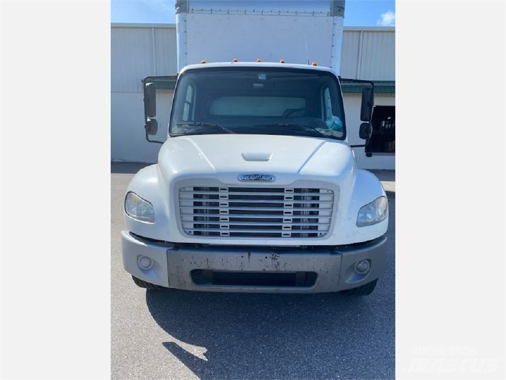 Freightliner M2 106 شاحنات ذات هيكل صندوقي