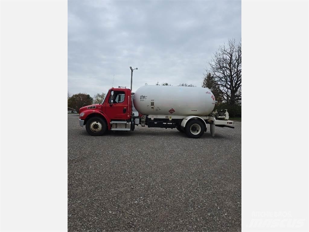 Freightliner M2 106 شاحنات أخرى