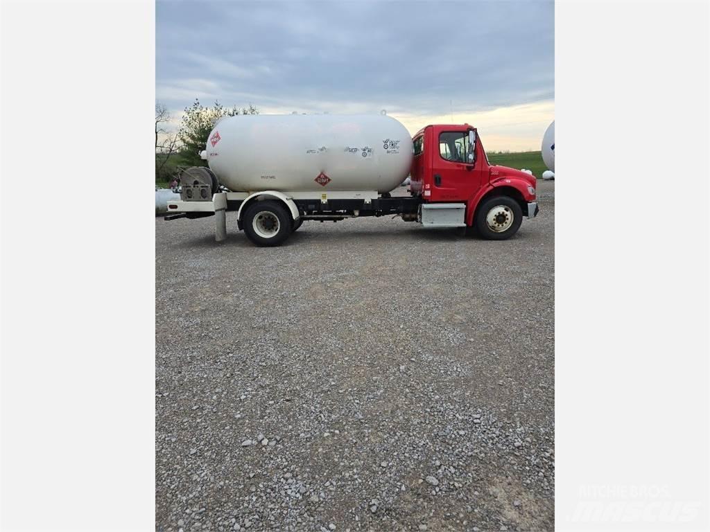 Freightliner M2 106 شاحنات أخرى