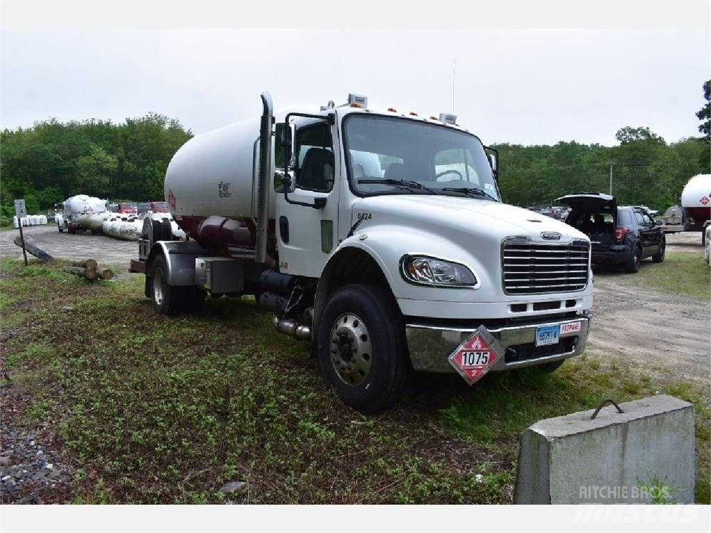 Freightliner M2-106 شاحنات أخرى