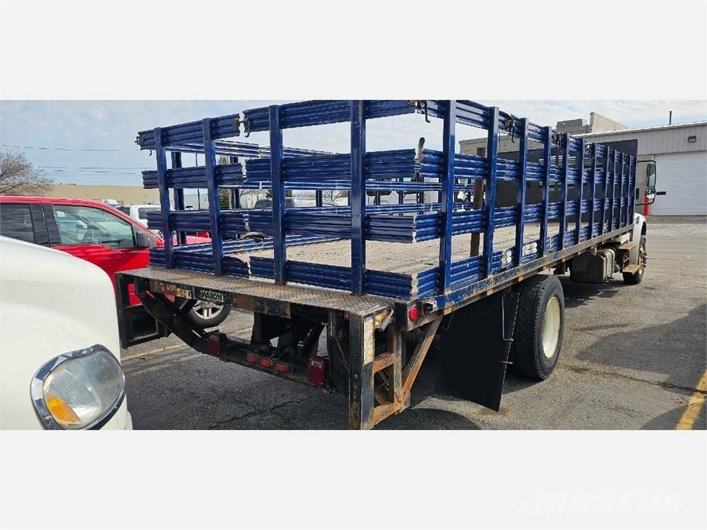Freightliner M2 106 شاحنات مسطحة/مفصلية الجوانب