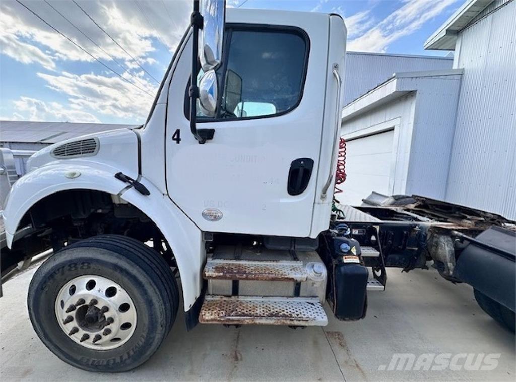 Freightliner M2 106 وحدات الجر