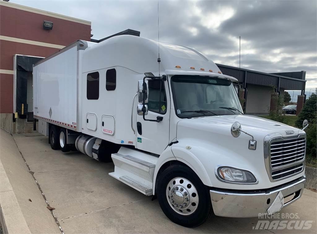 Freightliner M2 112 شاحنات أخرى