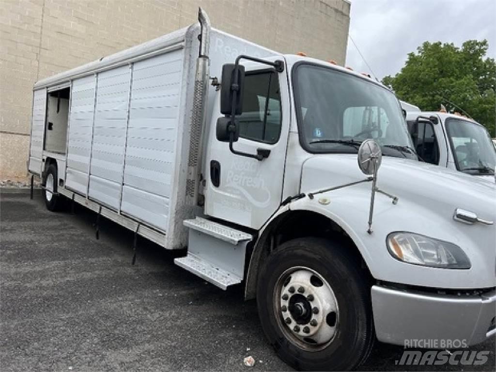 Freightliner M2106 شاحنات نقل المشروبات