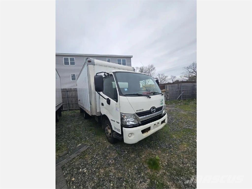 Hino 195 شاحنات ذات هيكل صندوقي