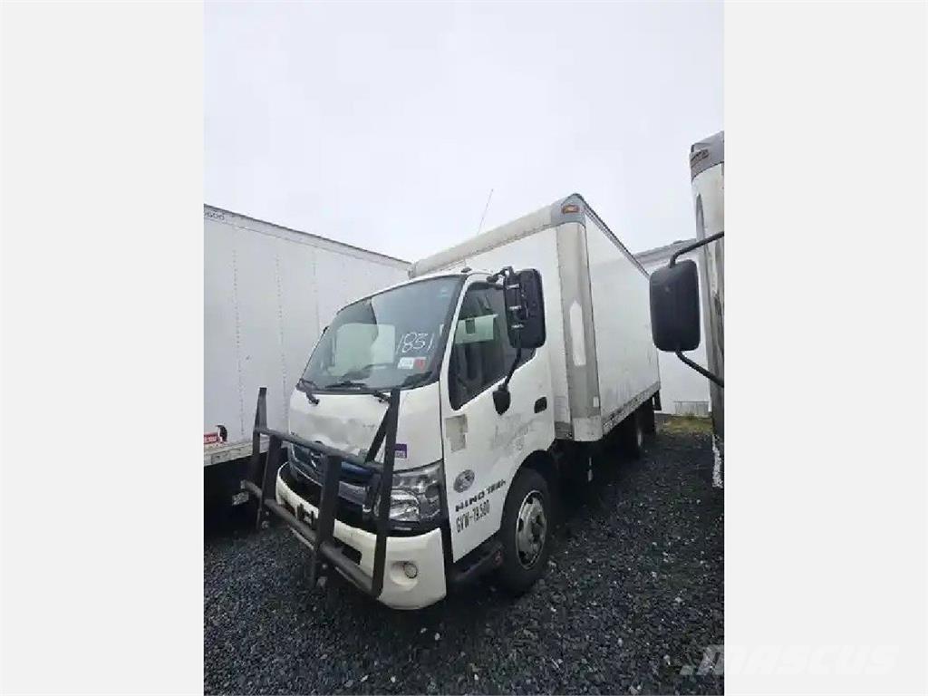 Hino 195 شاحنات ذات هيكل صندوقي